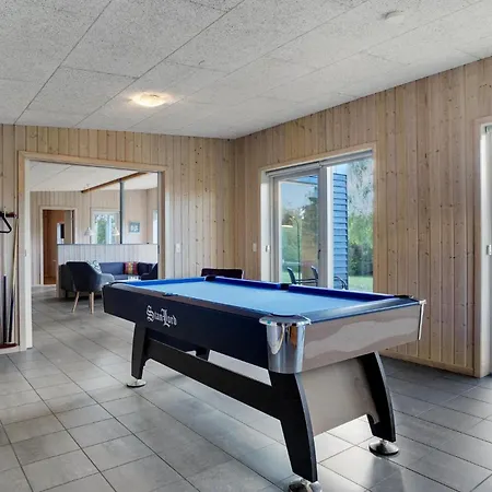 Awesome Home In Ebeltoft With Kitchen *